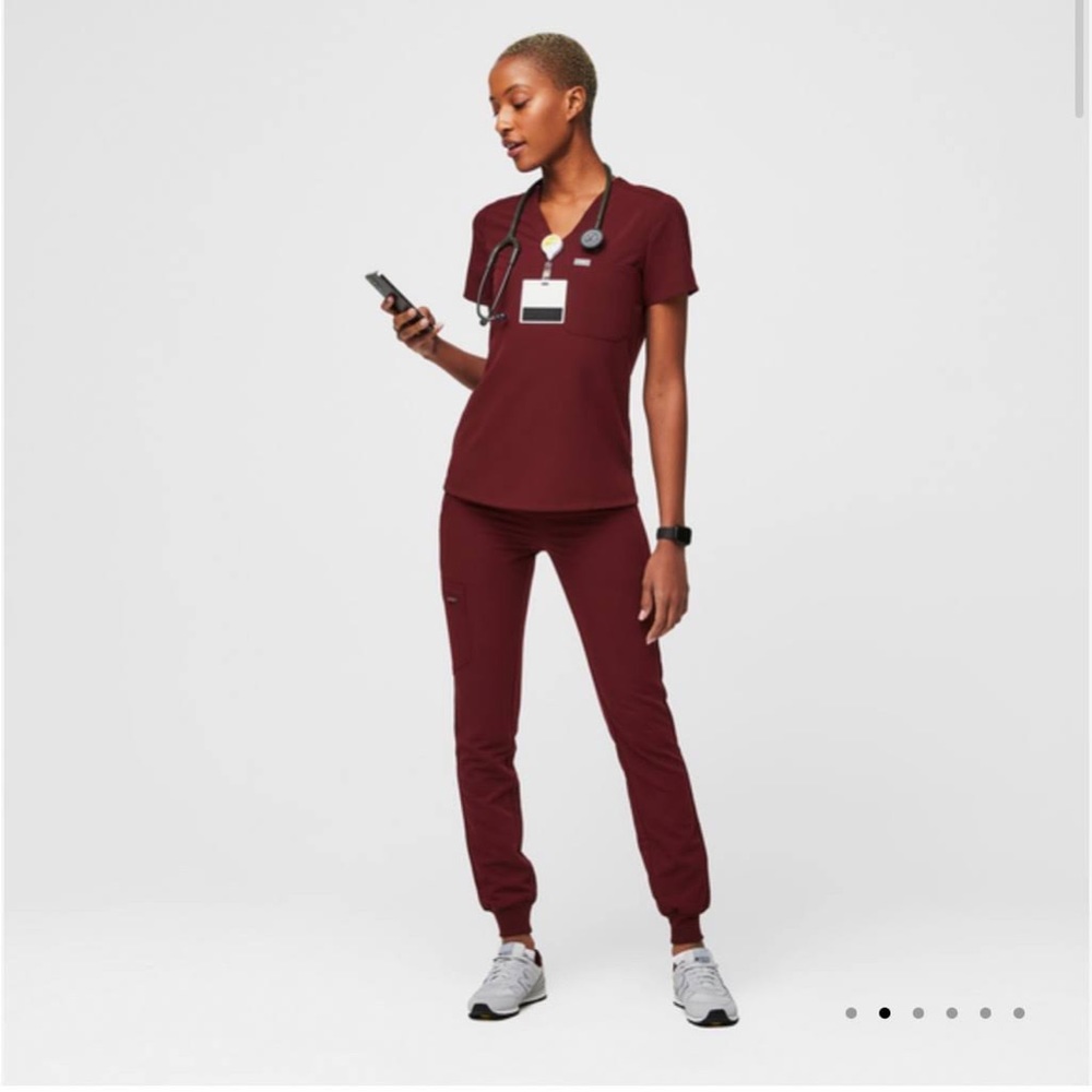 FIGS Set Burgundy- Catarina Top (S) and Zamora Jogger Bottom (MP)